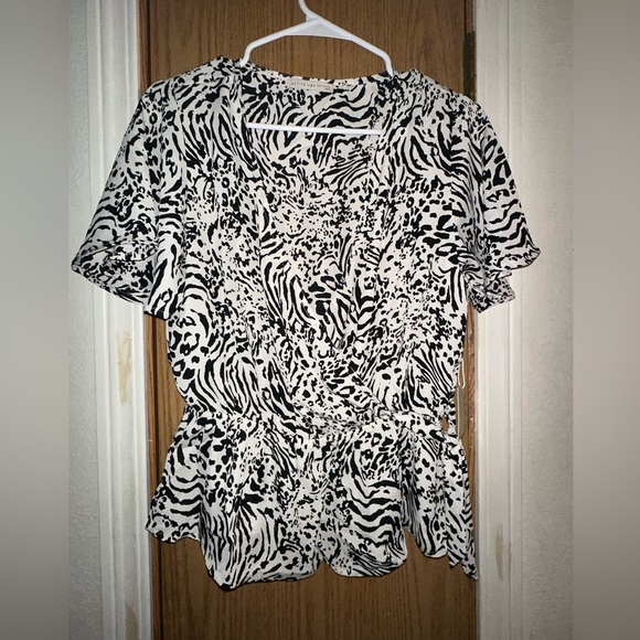 Nwt active usa zebra print top - Picture 1 of 7